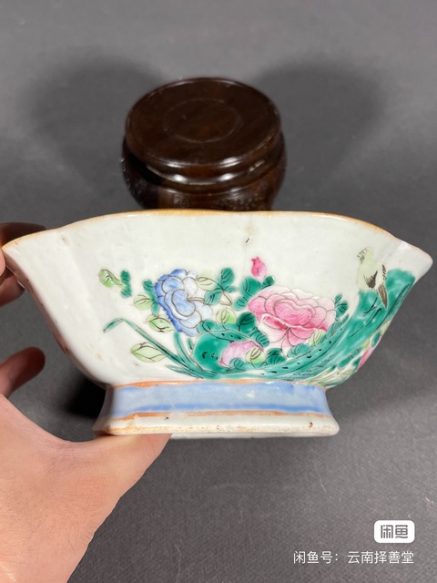 古玩陶瓷內松石綠外粉彩花鳥紋貢碗拍賣，當前價格50元