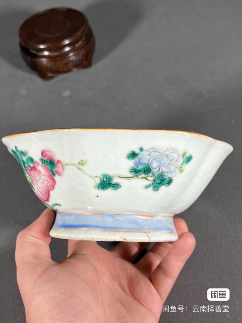 古玩陶瓷內松石綠外粉彩花鳥紋貢碗拍賣，當前價格50元