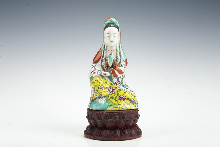 古玩陶瓷清乾隆·粉彩觀音瓷塑真品鑒賞圖