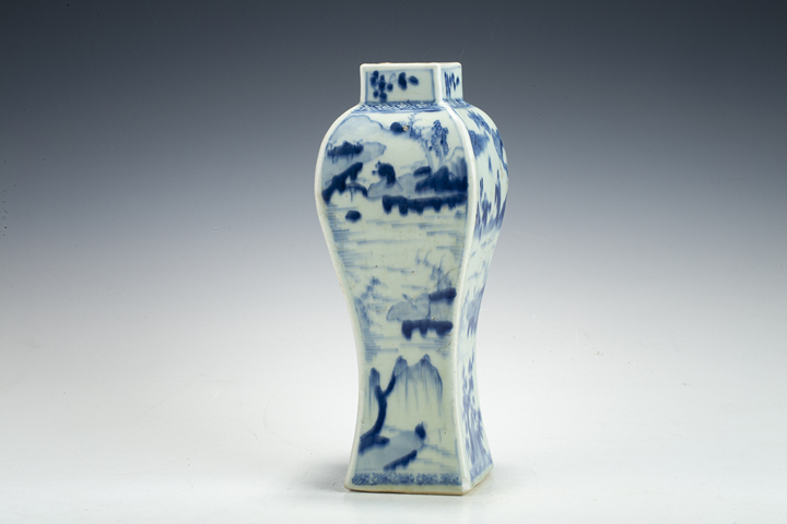 古玩陶瓷清康熙·青花山水人物紋四方瓶真品鑒賞圖