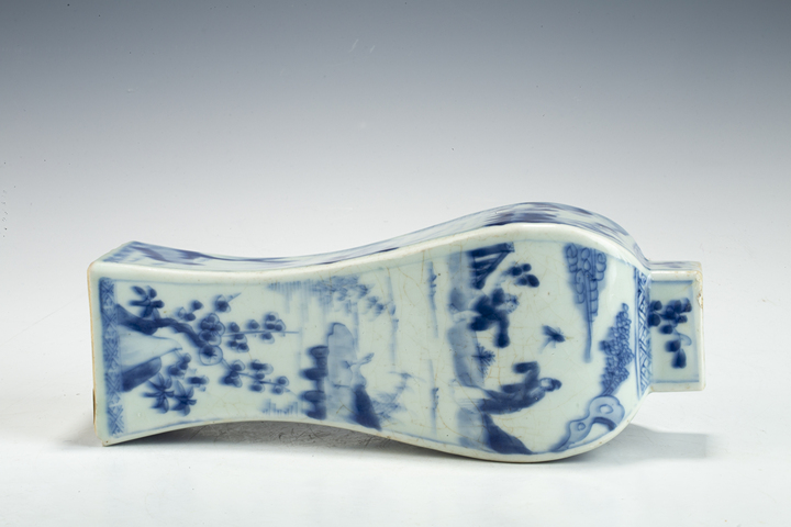 古玩陶瓷清康熙·青花山水人物紋四方瓶真品鑒賞圖