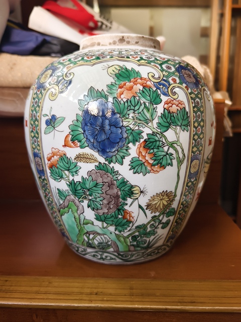 古玩陶瓷五彩開窗花卉紋罐（日本瓷）真品鑒賞圖