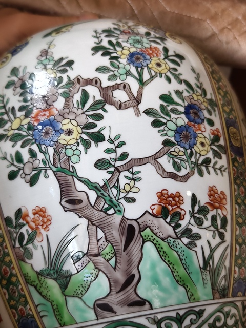 古玩陶瓷五彩開窗花卉紋罐（日本瓷）真品鑒賞圖