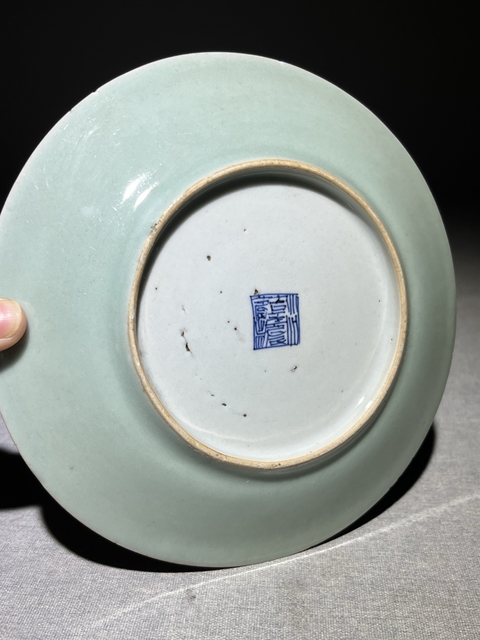 古玩陶瓷豆青釉盤真品鑒賞圖