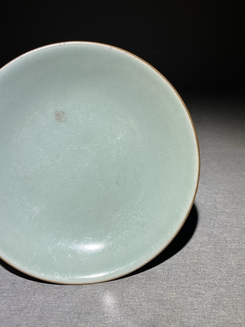 古玩陶瓷豆青釉盤真品鑒賞圖