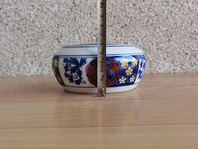 古玩陶瓷青花加彩花卉紋蓋盒拍賣，當前價格220元