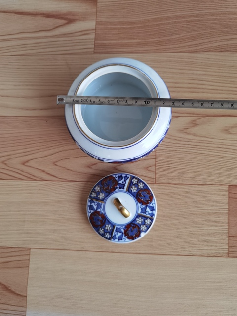 古玩陶瓷青花加彩花卉紋蓋盒拍賣，當前價格220元