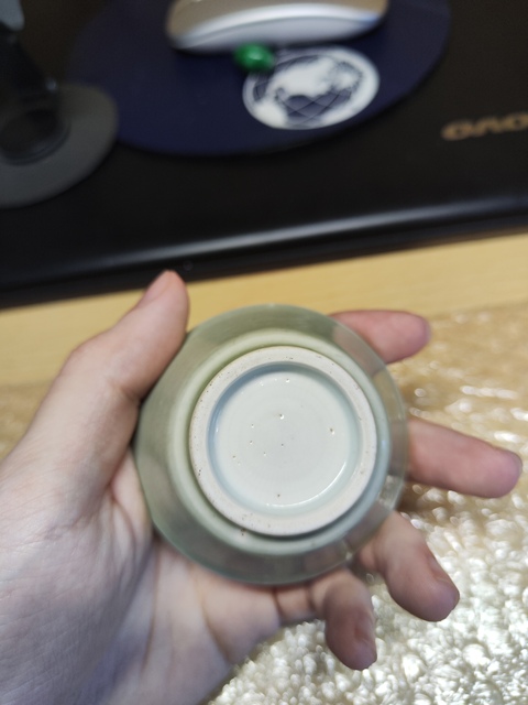 古玩陶瓷豆青釉杯真品鑒賞圖