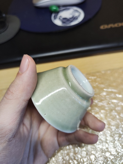 古玩陶瓷豆青釉杯真品鑒賞圖