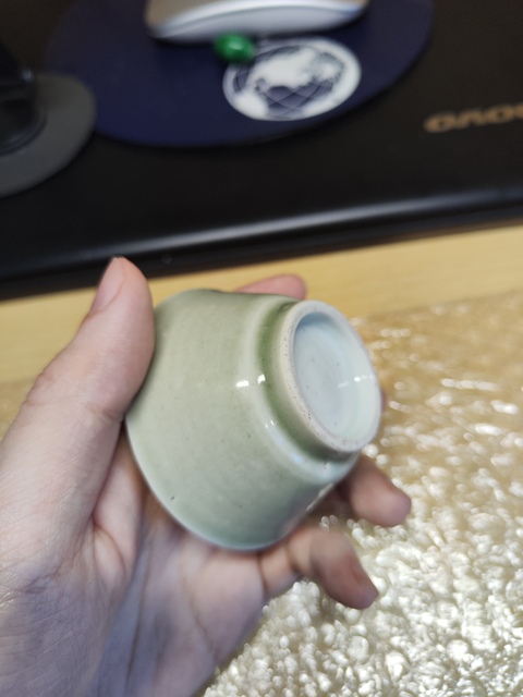 古玩陶瓷豆青釉杯真品鑒賞圖