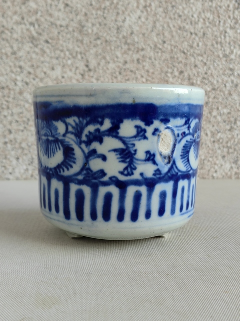 古玩陶瓷青花纏枝花卉紋香爐真品鑒賞圖