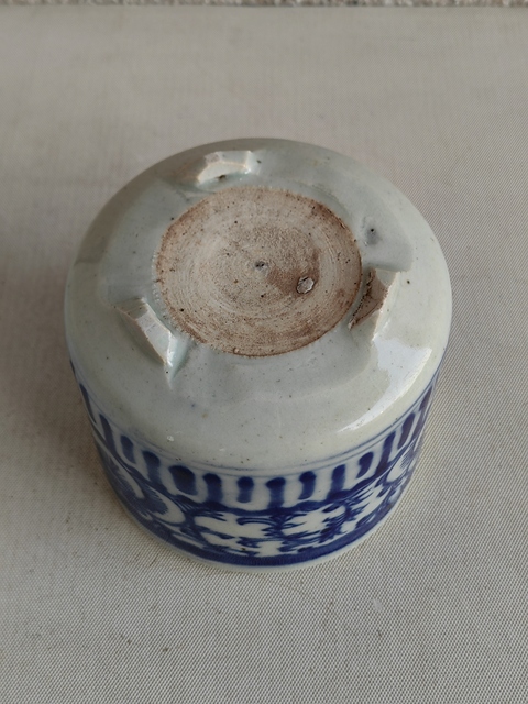 古玩陶瓷青花纏枝花卉紋香爐真品鑒賞圖