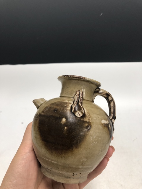 古玩陶瓷唐代·青釉褐彩執壺真品鑒賞圖