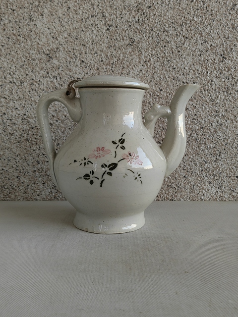 古玩陶瓷釉下彩繪花卉紋茶壺拍賣，當前價格680元