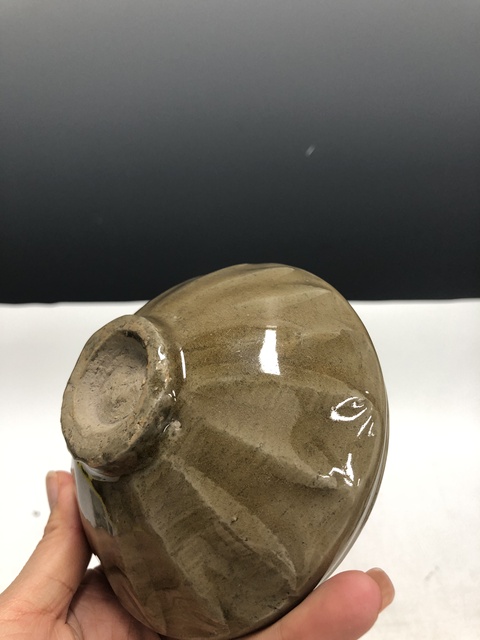 古玩陶瓷元代·青釉蓮瓣紋缽式盞 真品鑒賞圖