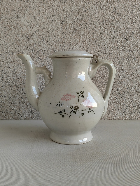 古玩陶瓷釉下彩繪花卉紋茶壺拍賣，當前價格680元