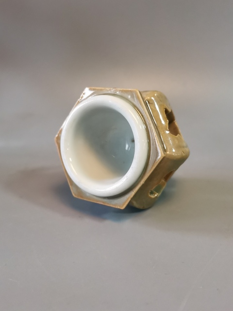 古玩陶瓷青釉六方水盂真品鑒賞圖