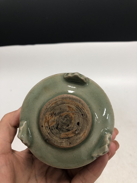 古玩陶瓷明代·青釉弦紋三足爐真品鑒賞圖