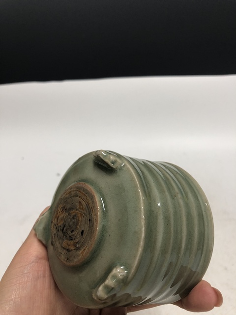 古玩陶瓷明代·青釉弦紋三足爐真品鑒賞圖