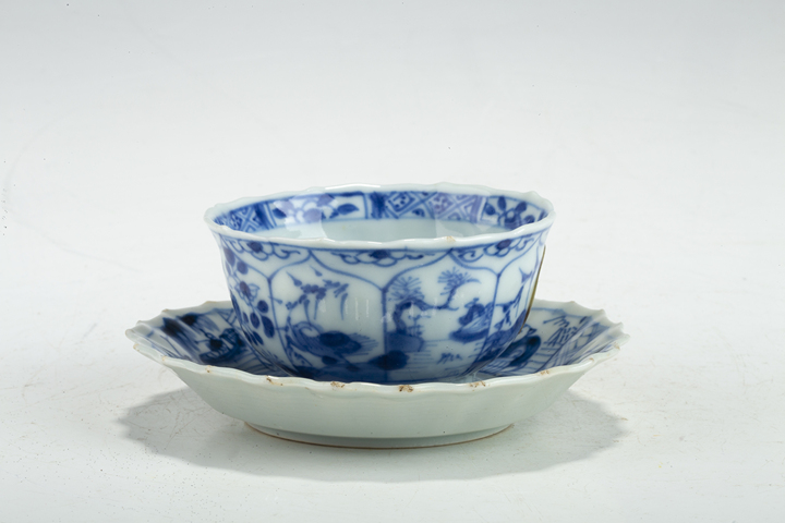 古玩陶瓷清康熙·青花山水人物紋花口杯碟一套拍賣，當(dāng)前價格809元