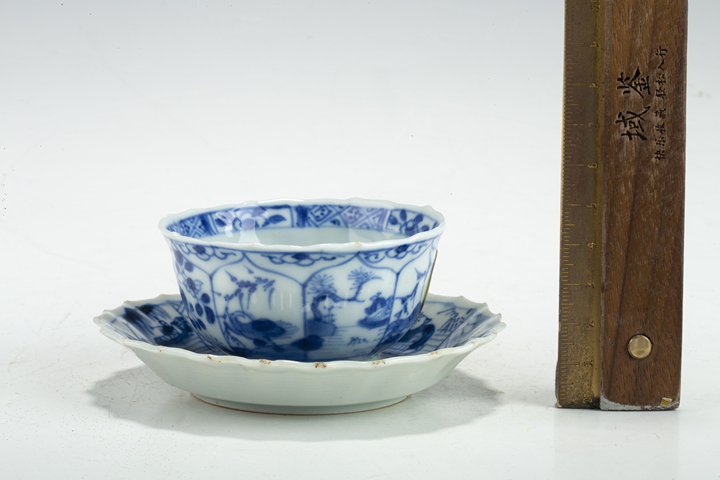 古玩陶瓷清康熙·青花山水人物紋花口杯碟一套拍賣，當(dāng)前價格809元