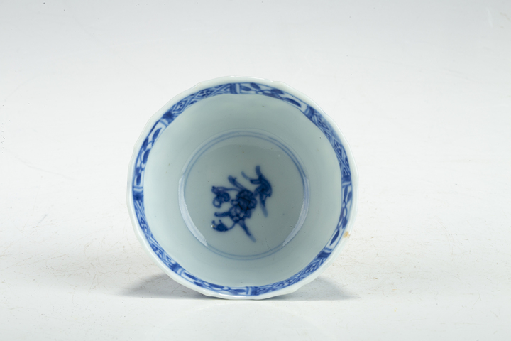 古玩陶瓷清康熙·青花山水人物紋花口杯碟一套拍賣，當(dāng)前價格809元