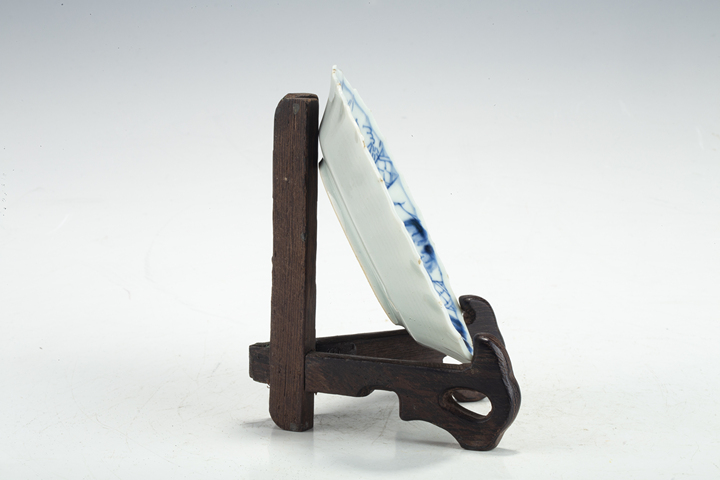 古玩陶瓷清康熙·青花山水人物紋花口杯碟一套拍賣，當(dāng)前價格809元