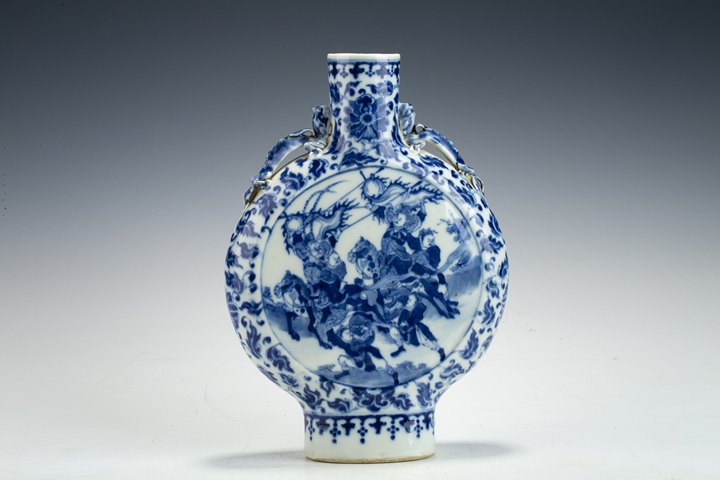 古玩陶瓷清晚·青花人物故事紋抱月瓶真品鑒賞圖