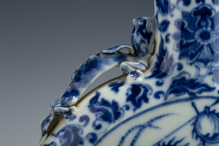 古玩陶瓷清晚·青花人物故事紋抱月瓶真品鑒賞圖