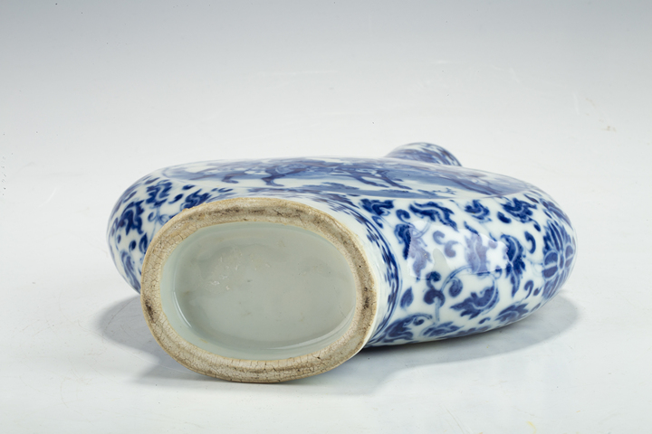 古玩陶瓷清晚·青花人物故事紋抱月瓶真品鑒賞圖