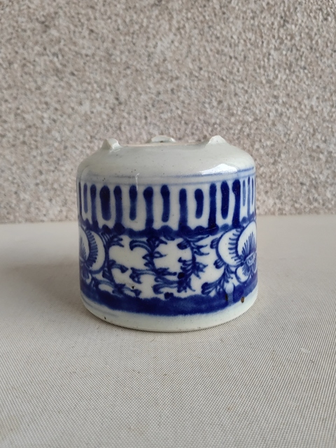 古玩陶瓷青花纏枝花卉紋香爐拍賣，當前價格480元