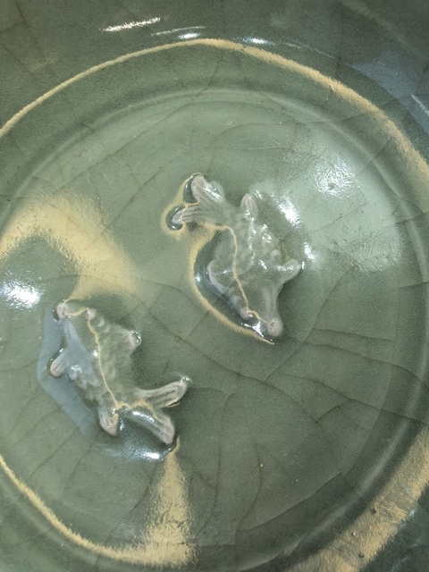 古玩陶瓷龍泉青釉雙魚折沿洗真品鑒賞圖