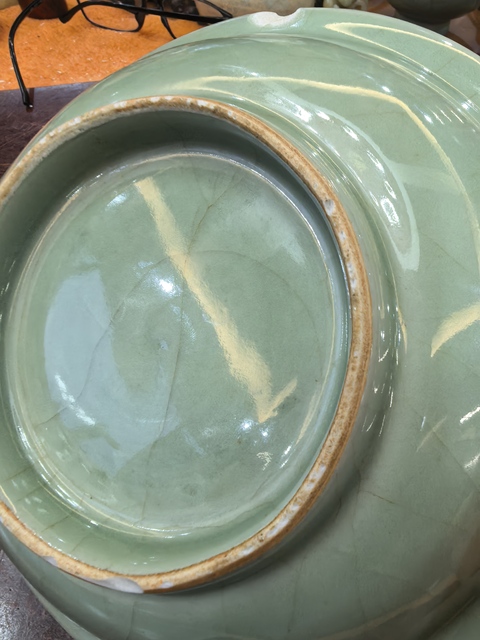 古玩陶瓷龍泉青釉雙魚折沿洗真品鑒賞圖