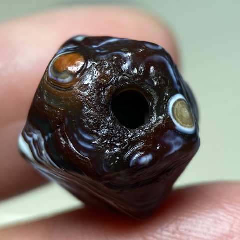 古玩玉器纏絲瑪瑙多愣珠真品鑒賞圖