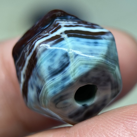 古玩玉器纏絲瑪瑙多愣珠真品鑒賞圖