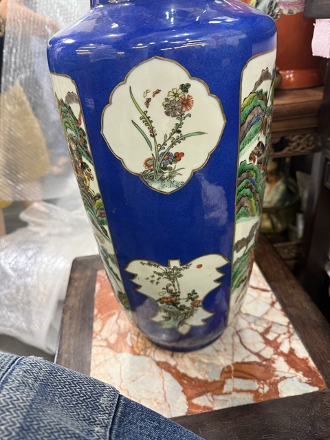 古玩陶瓷藍釉開光五彩刀馬人棒槌瓶真品鑒賞圖