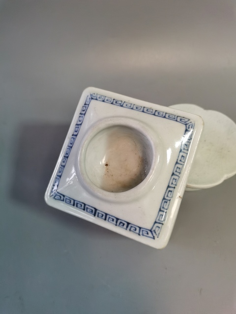 古玩陶瓷青花水盂真品鑒賞圖