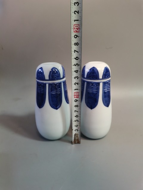 古玩陶瓷青花蓋瓶真品鑒賞圖