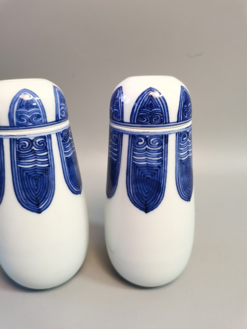 古玩陶瓷青花蓋瓶真品鑒賞圖