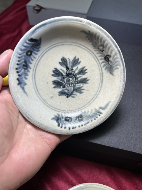 古玩陶瓷青花花卉紋盤真品鑒賞圖