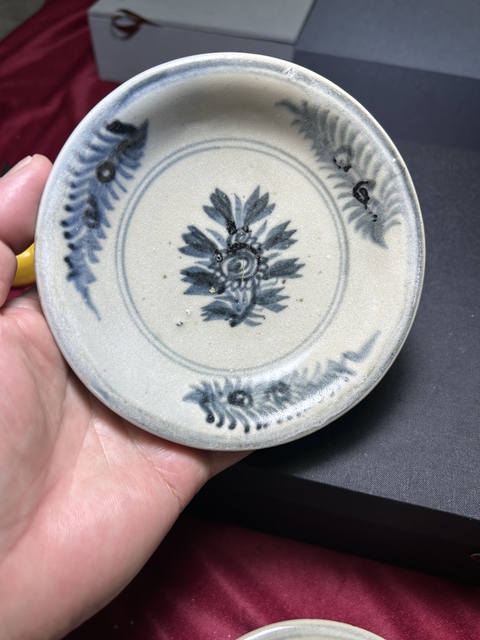 古玩陶瓷青花花卉紋盤真品鑒賞圖