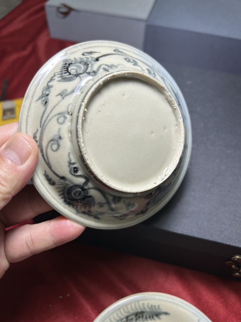 古玩陶瓷青花花卉紋盤真品鑒賞圖