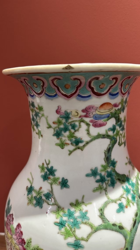 古玩陶瓷花鳥紋粉彩瓶真品鑒賞圖