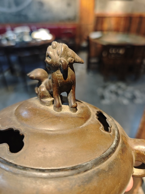 古玩銅器清代獅紐三足熏爐 宣德爐 銅爐真品鑒賞圖