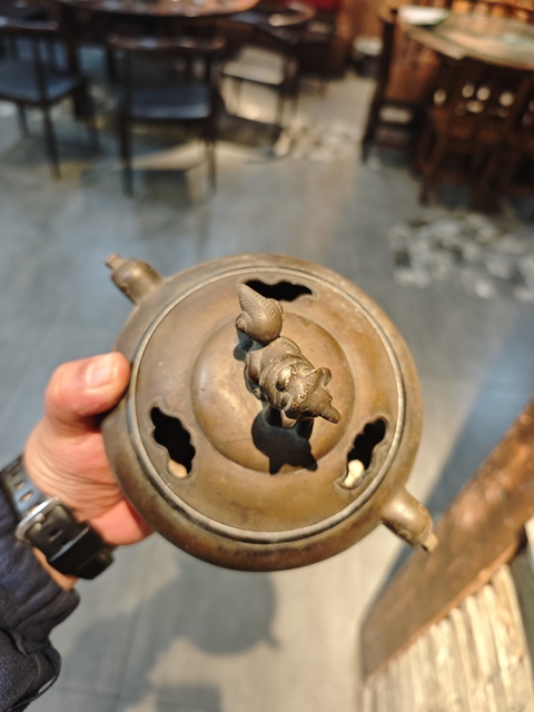 古玩銅器清代獅紐三足熏爐 宣德爐 銅爐真品鑒賞圖