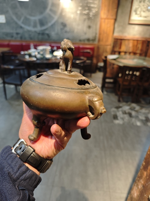 古玩銅器清代獅紐三足熏爐 宣德爐 銅爐真品鑒賞圖