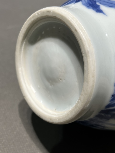 古玩陶瓷竹蝶花卉紋青花蓮子罐真品鑒賞圖