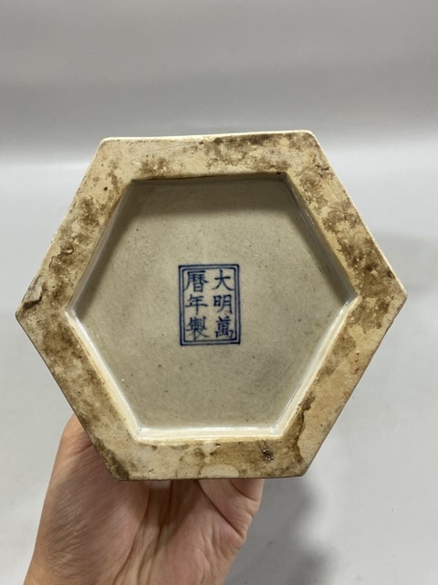 古玩陶瓷五彩花卉紋六方花觚真品鑒賞圖