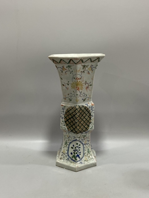 古玩陶瓷五彩花卉紋六方花觚真品鑒賞圖