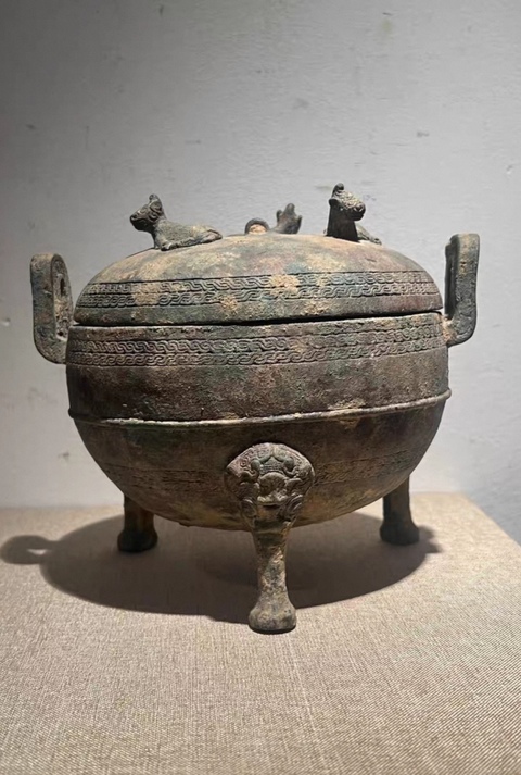 古玩銅器繩紋蓋鼎真品鑒賞圖